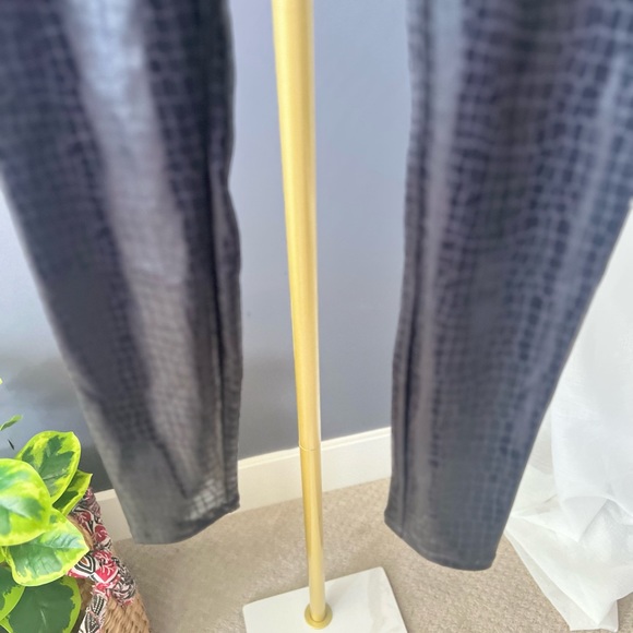 Express faux leather - Picture 4 of 9